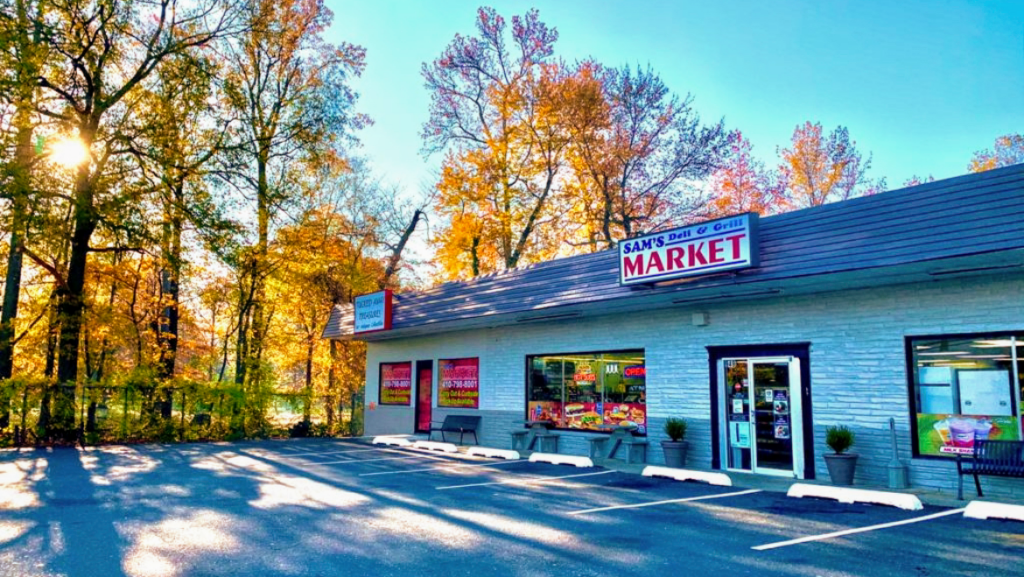 Sams market deli & grill photo 4